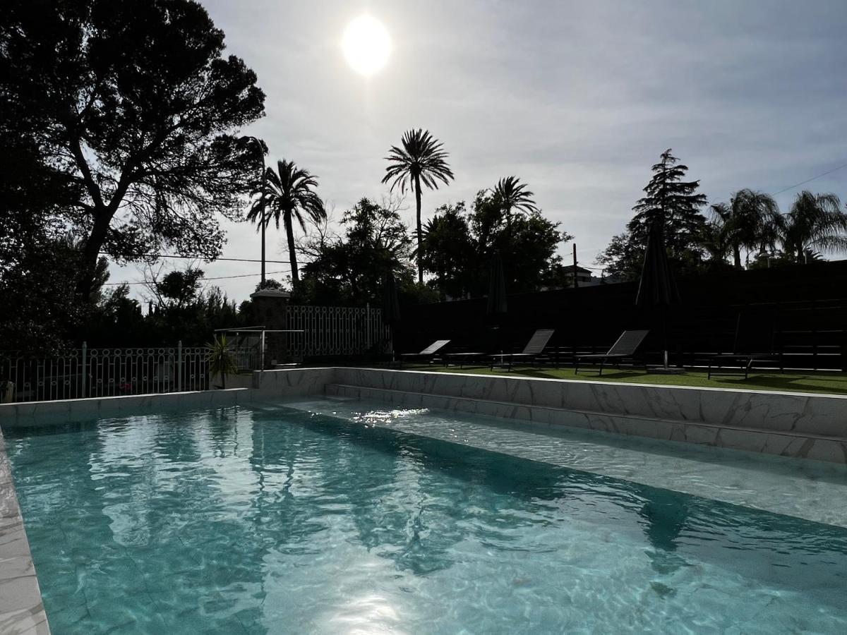 Los Almendros - Free Parking กอร์โดบา ภายนอก รูปภาพ